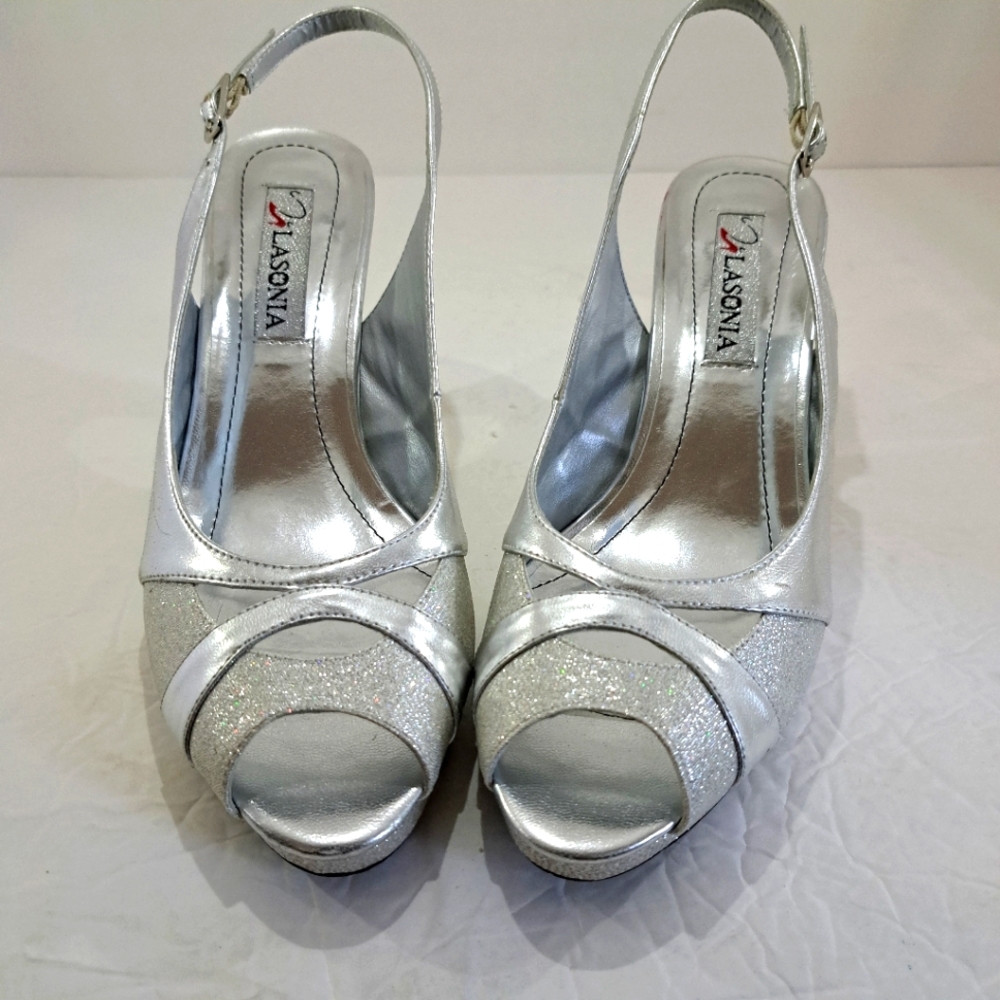 Women's High Heel Shoes. Silver Metallic Color With Silver Speckled Toes